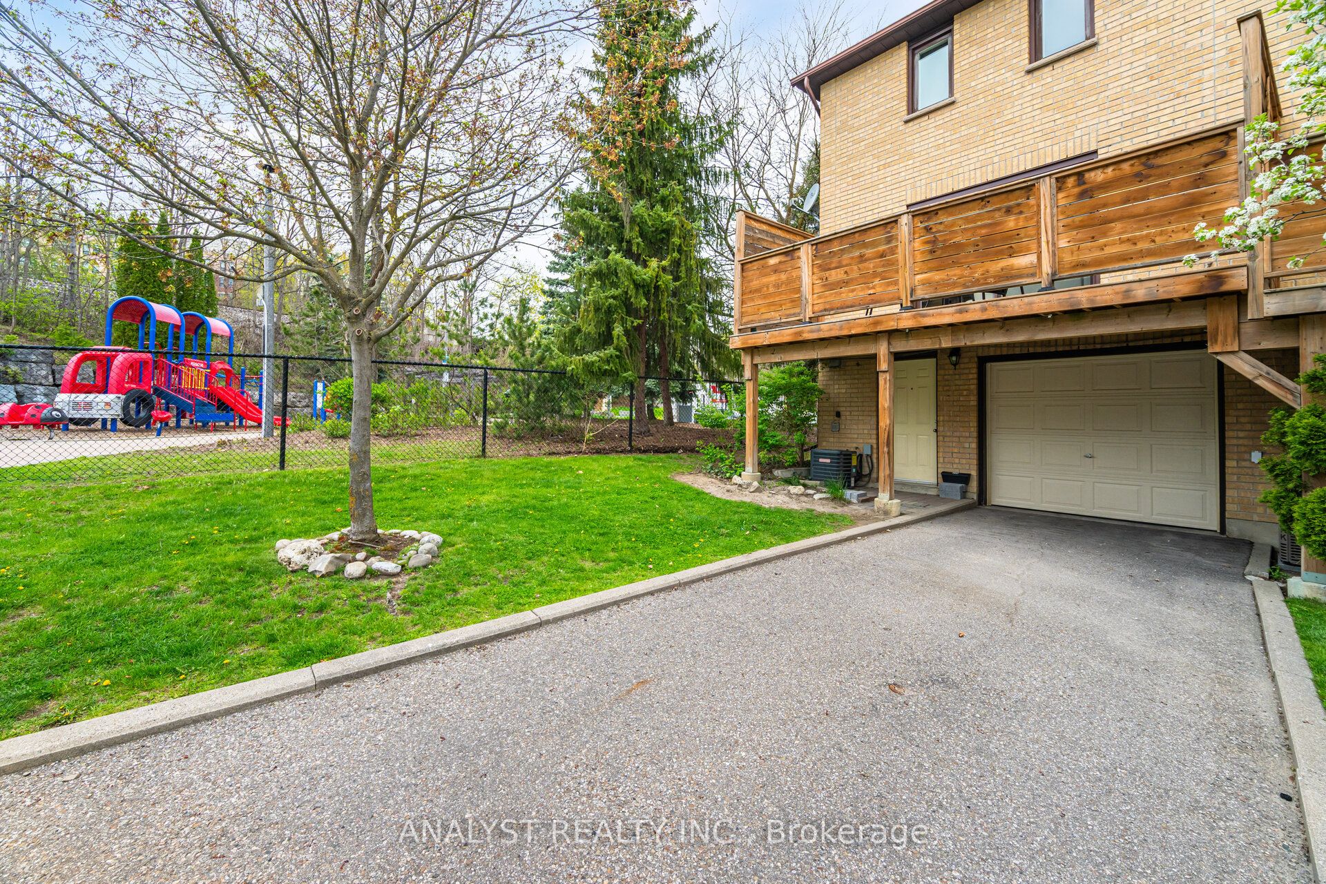 219 Woodbridge Avenue, #1