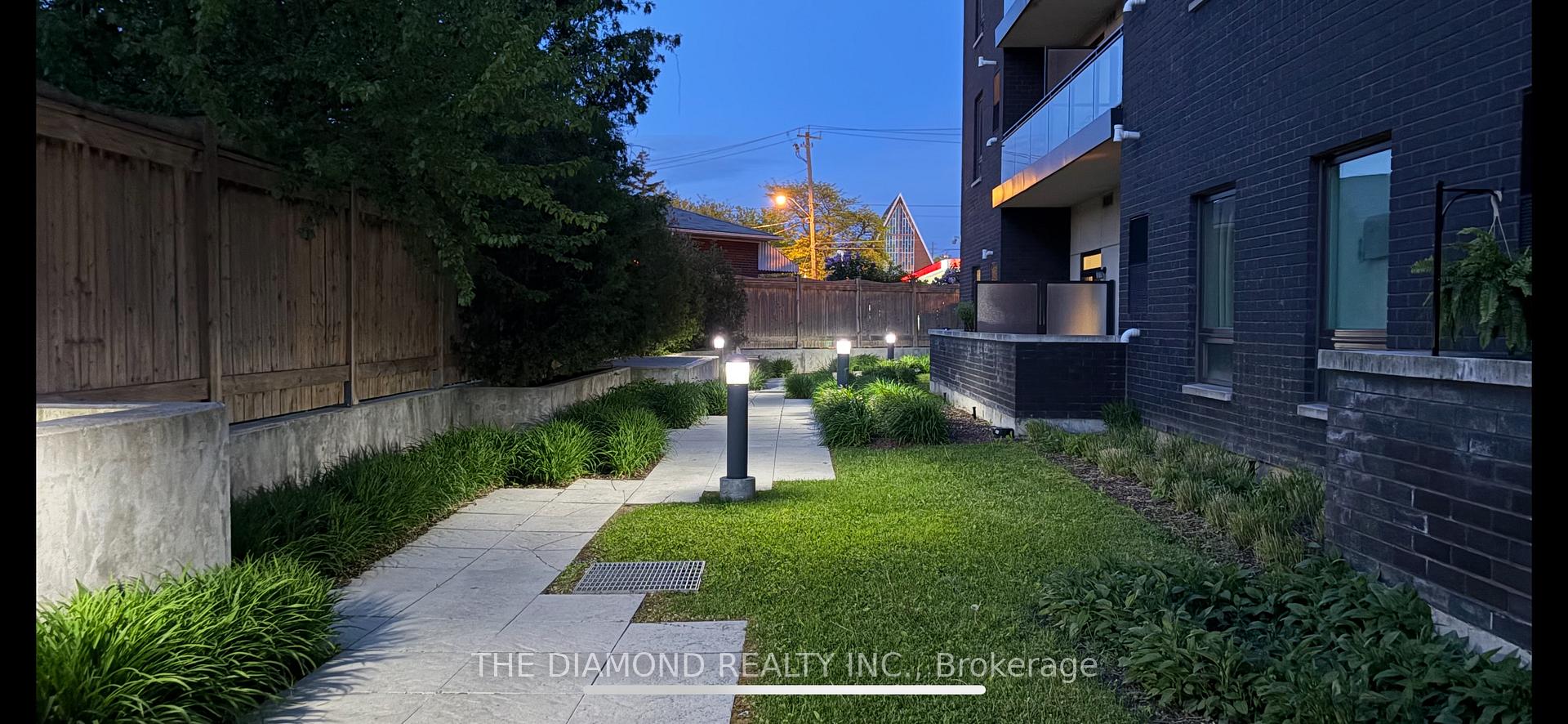 2 Bedrooms Condo at 3560 St Clair, Toronto For sale
