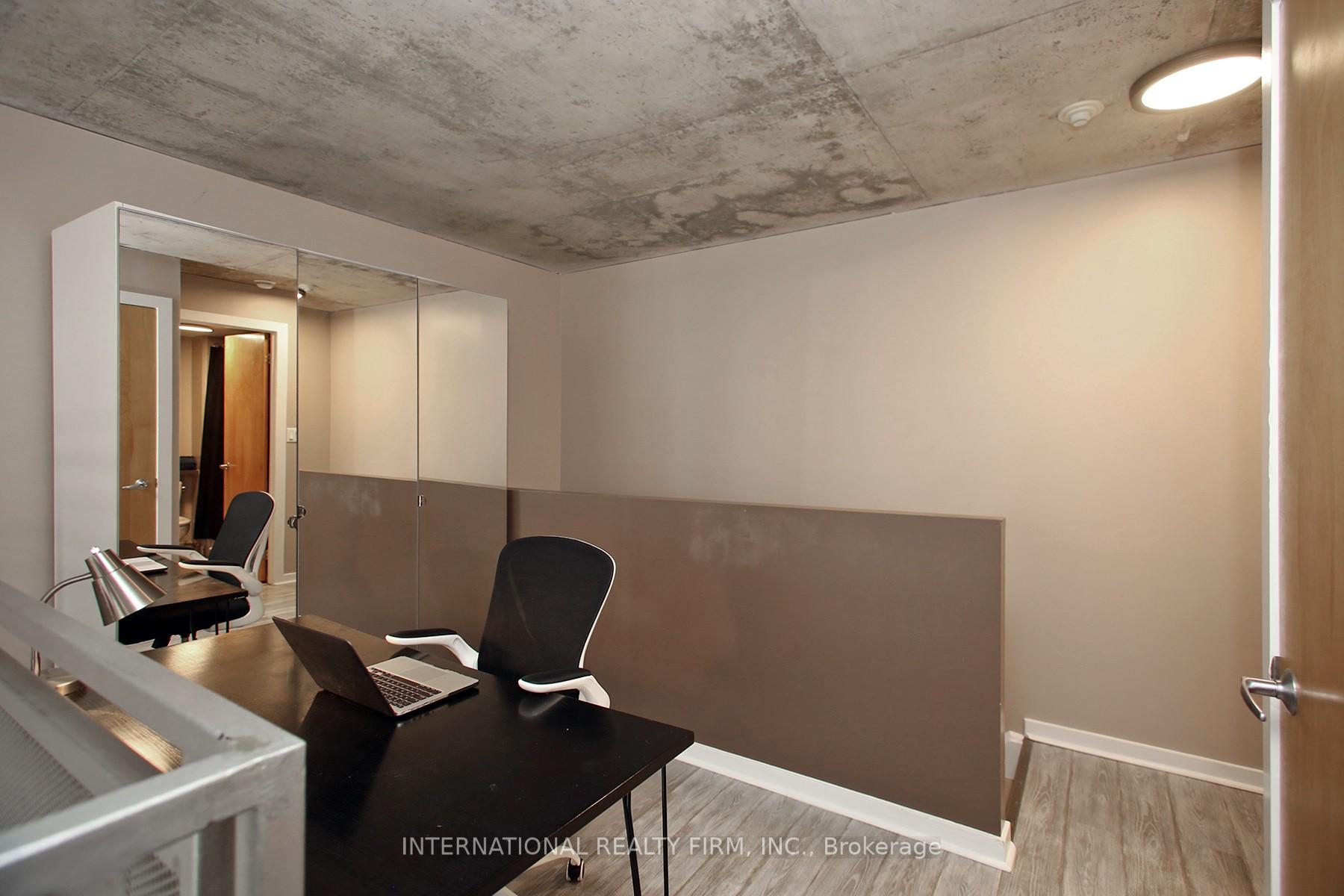 2 Bedrooms Condo at 800 King, Toronto For sale
