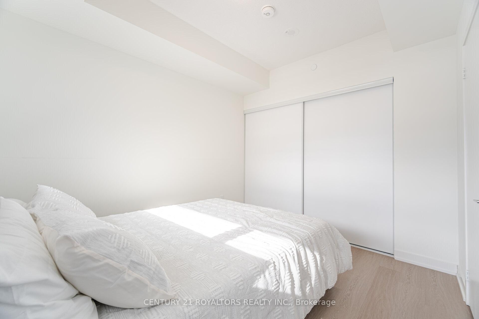 2 Bedrooms Condo at 859 The Queensway, Toronto For sale