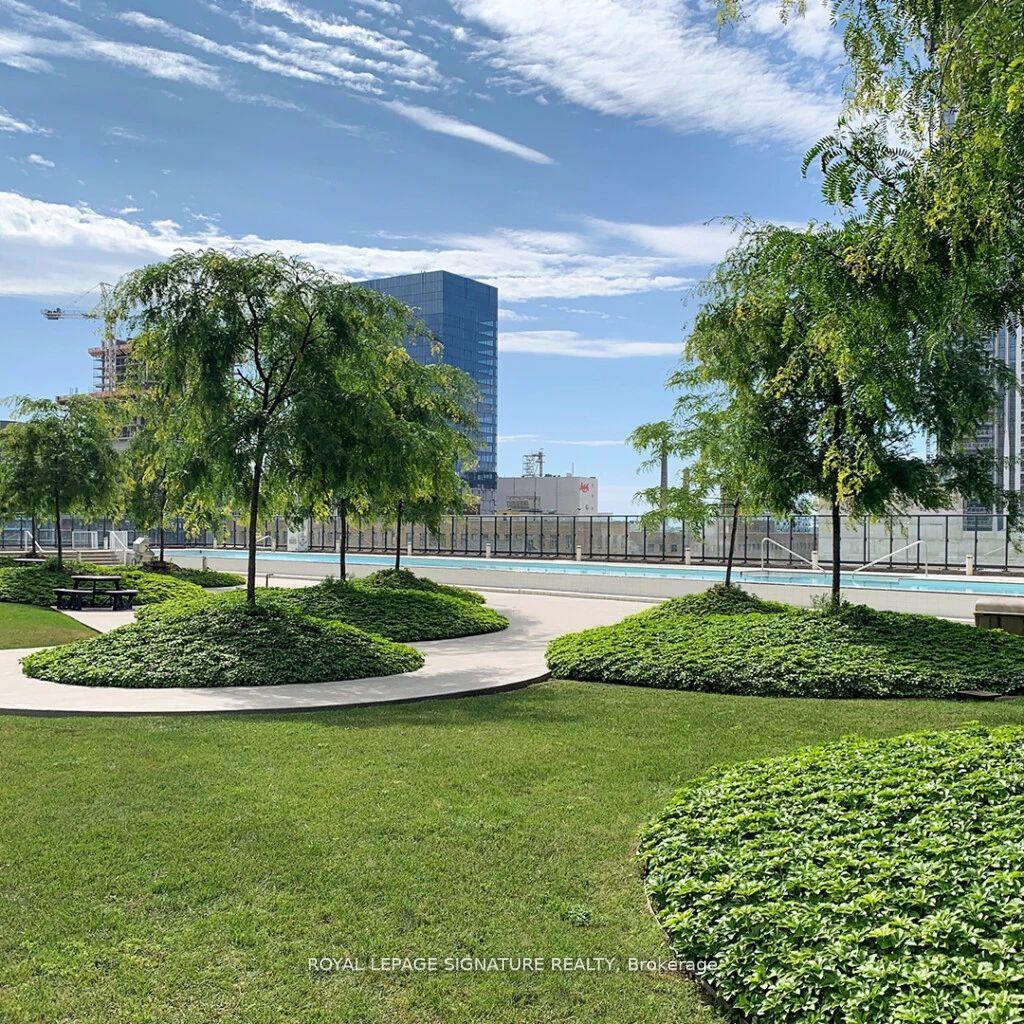 2 Bedrooms Condo at 1 The Esplanade, Toronto For sale