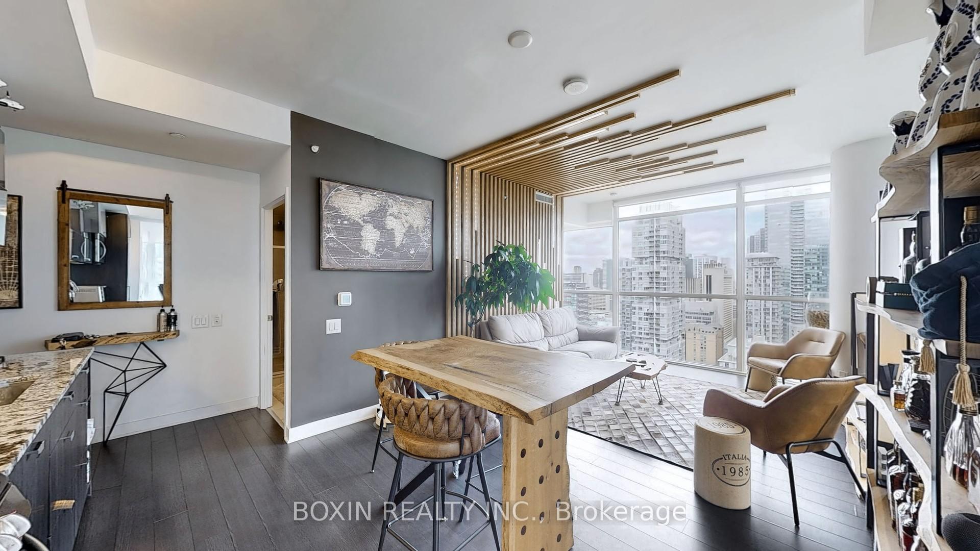 2 Bedrooms Condo at 290 Adelaide,  Toronto For sale