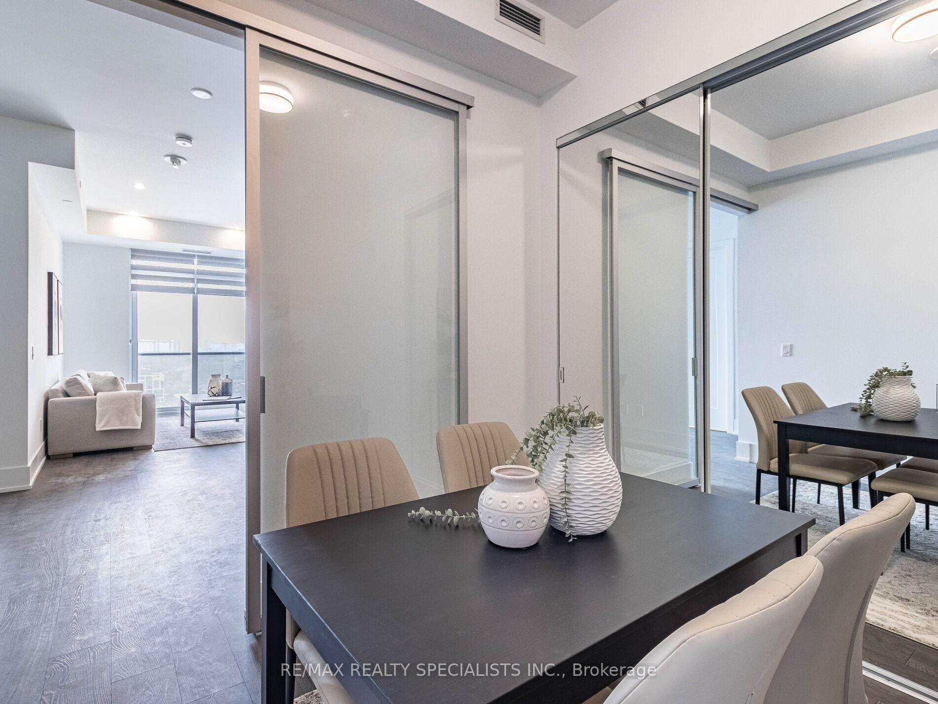 3 Bedrooms Condo at 480 Front,  Toronto For sale
