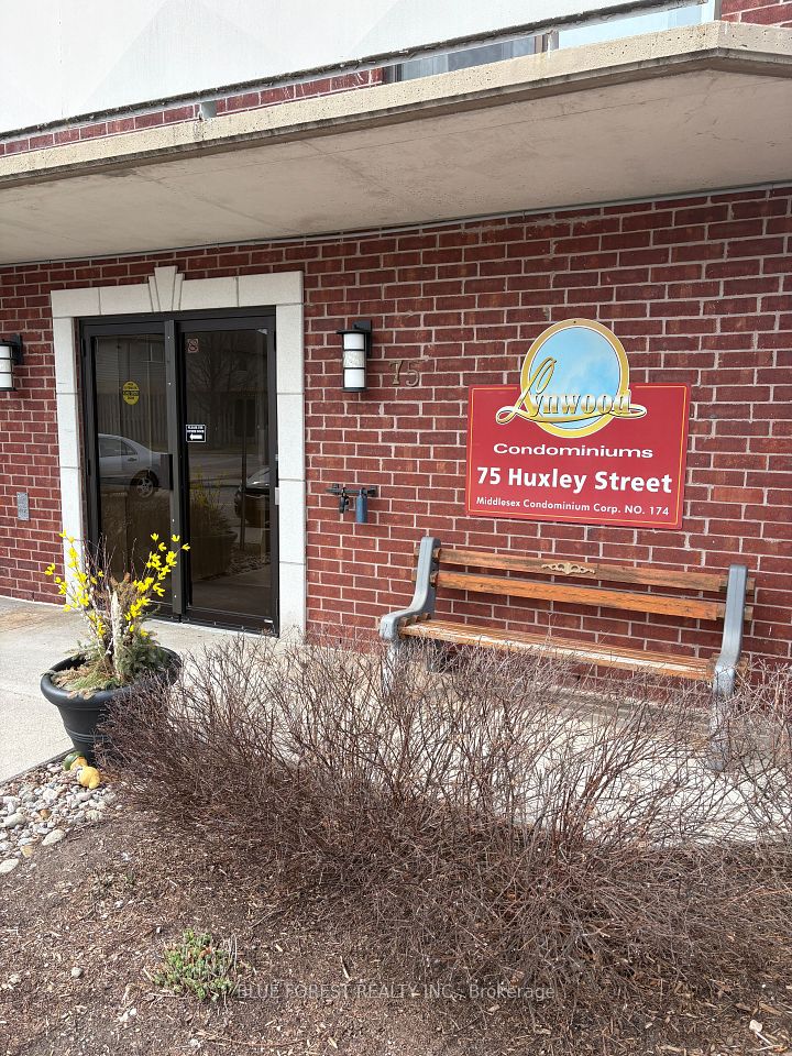 #101 - 75 Huxley Street, London, ON N6J 4W7