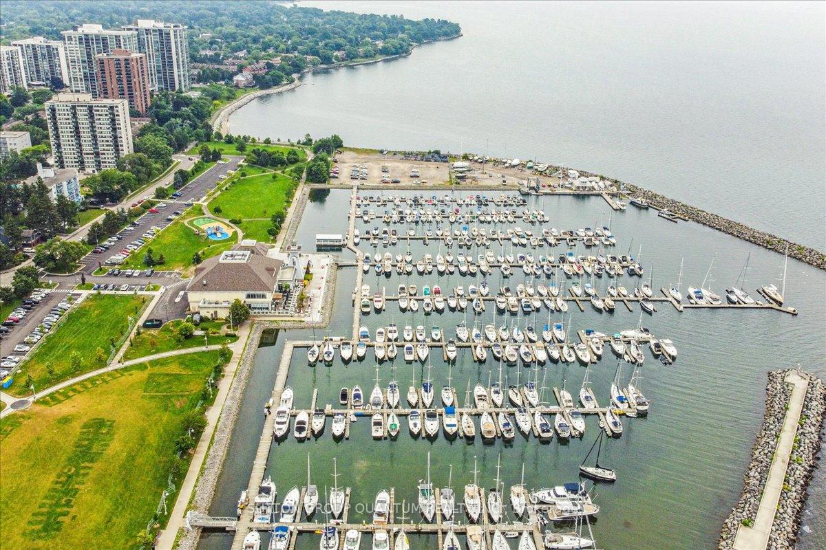 2 Bedrooms Condo at 2378 Marine, Oakville For sale