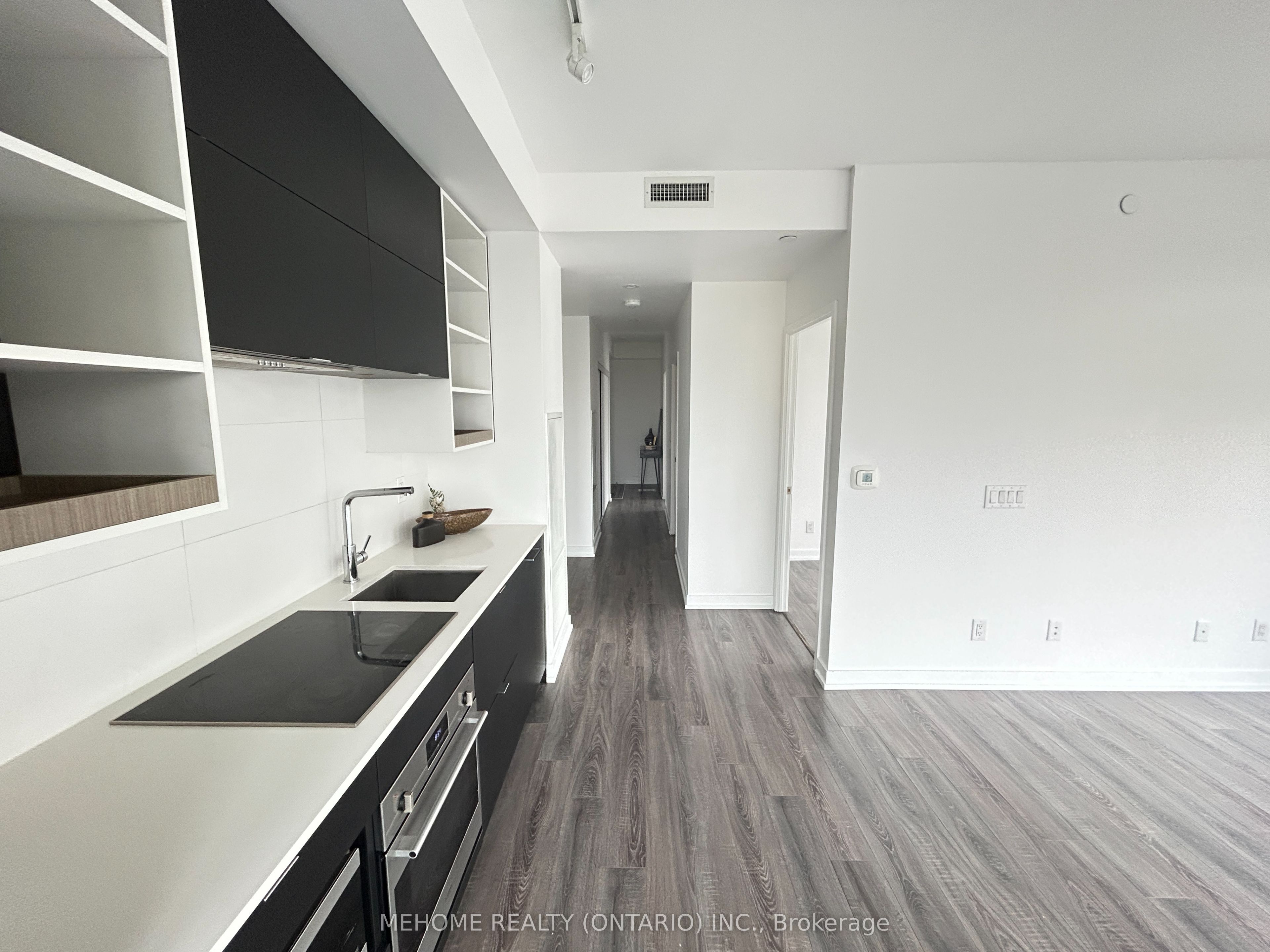 20 Edward Street, #1616