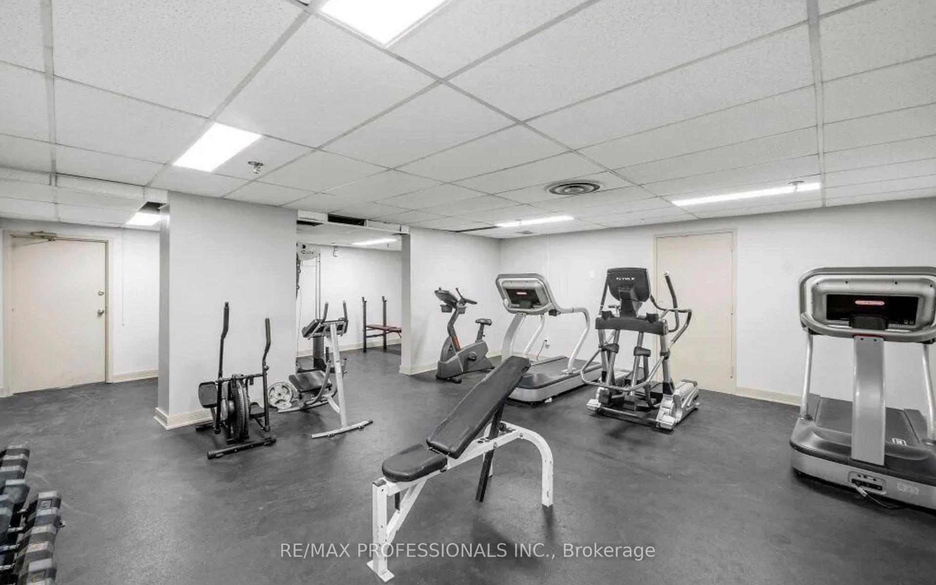 3 Bedrooms Condo at 2095 Roche,  Mississauga For sale