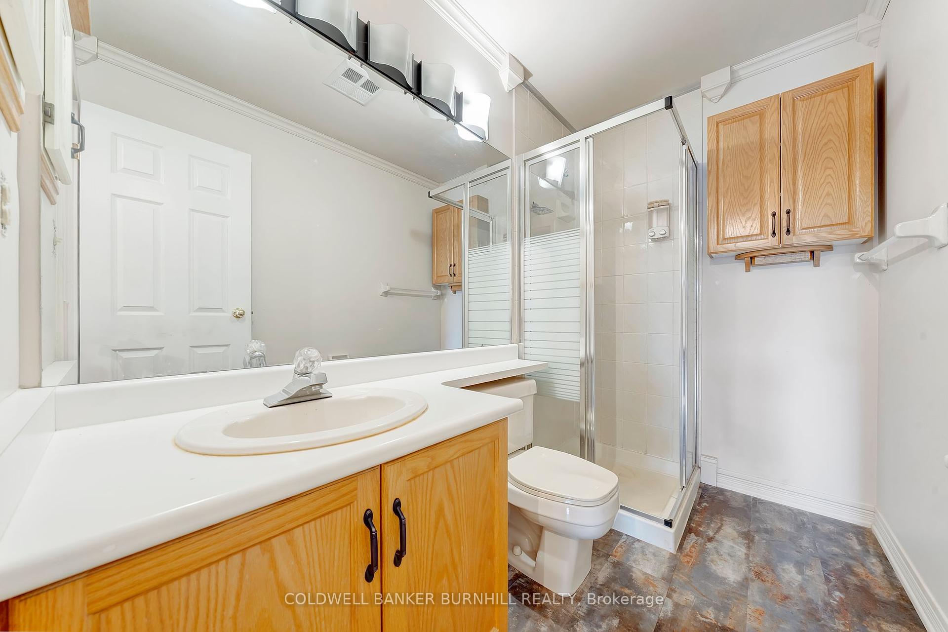 3 Bedrooms Condo at 495 Highway 8,  Hamilton For sale