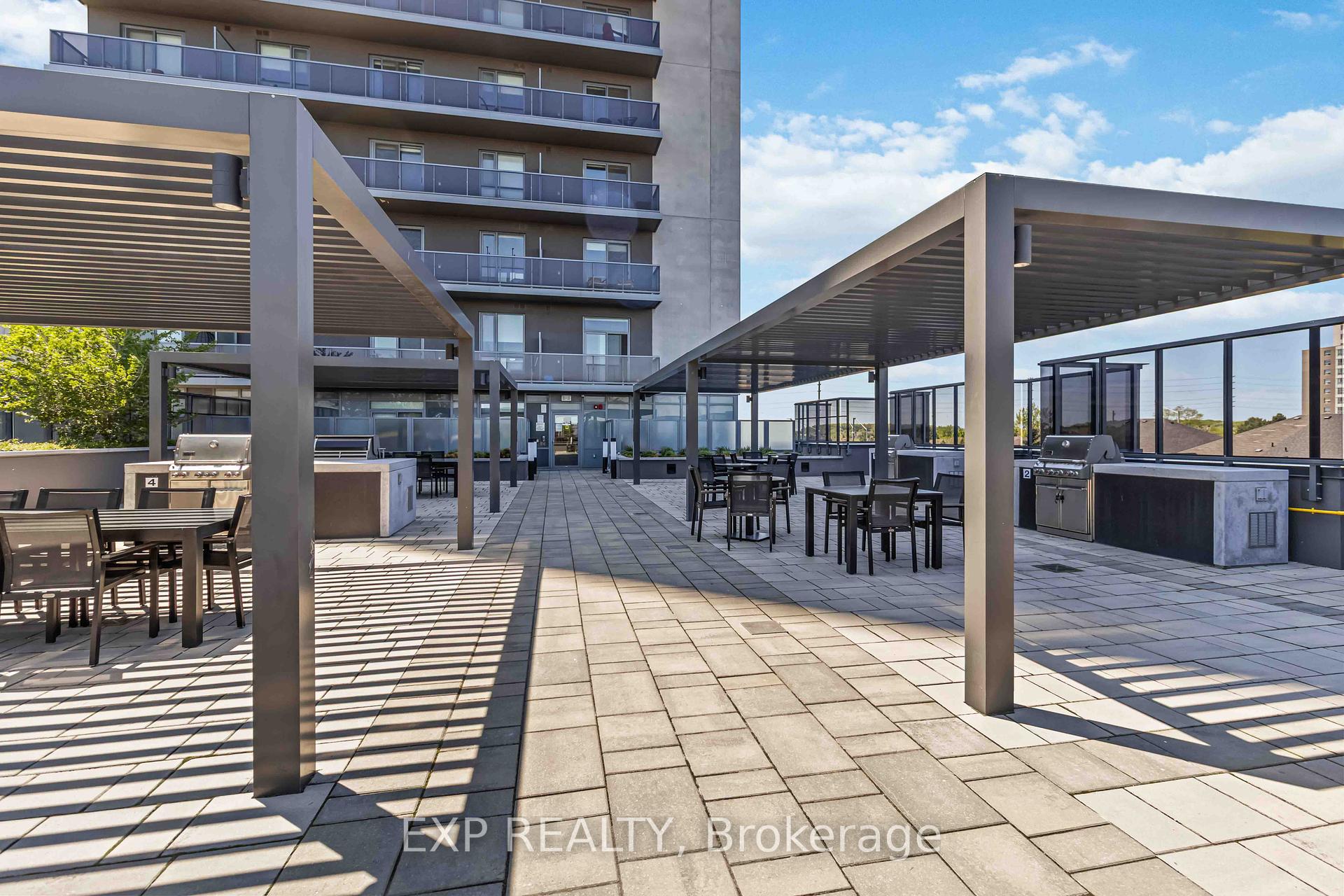 2 Bedrooms Condo at 8 Nahani, Mississauga For sale