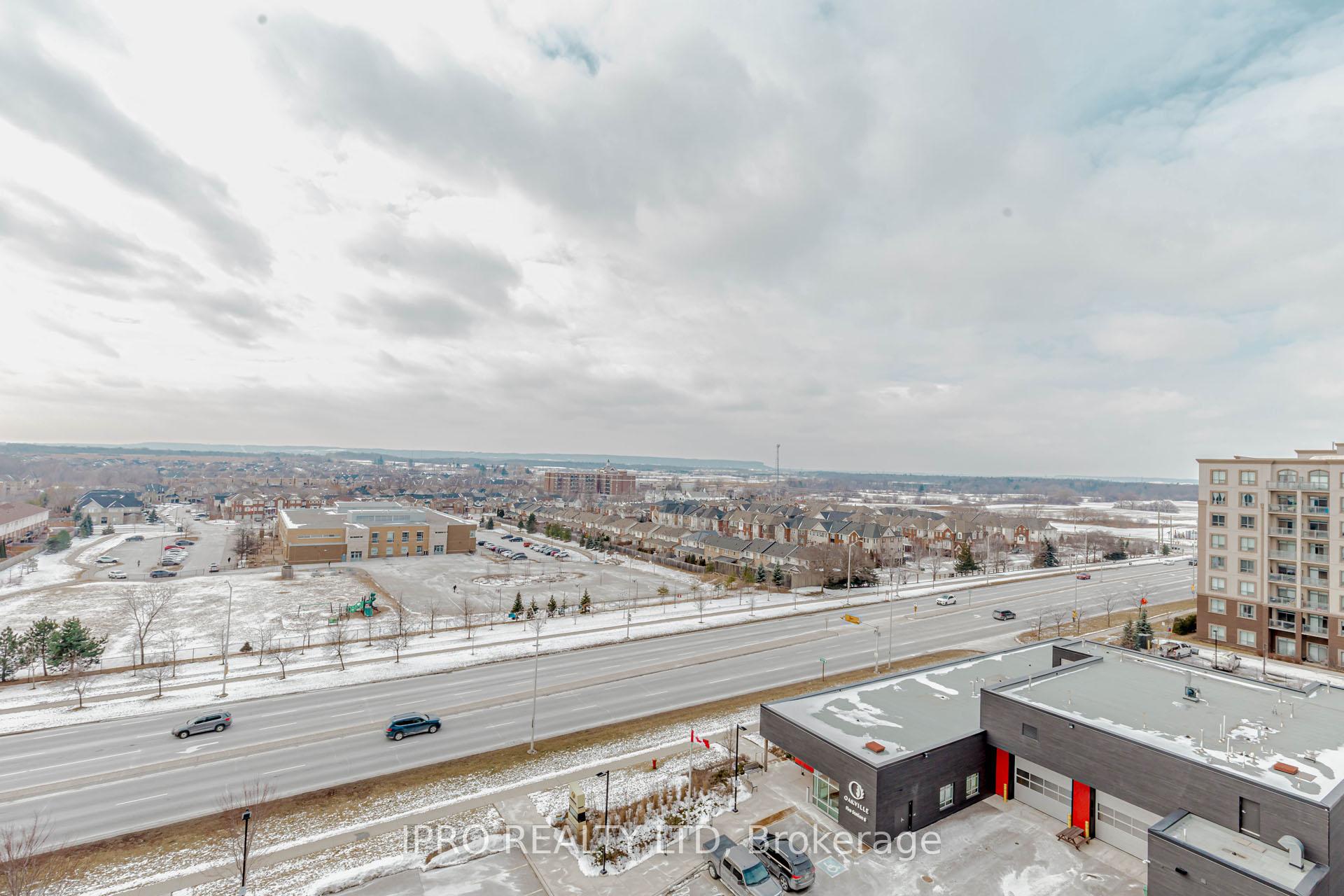 2 Bedrooms Condo at 2450 OLD BRONTE, Oakville For sale