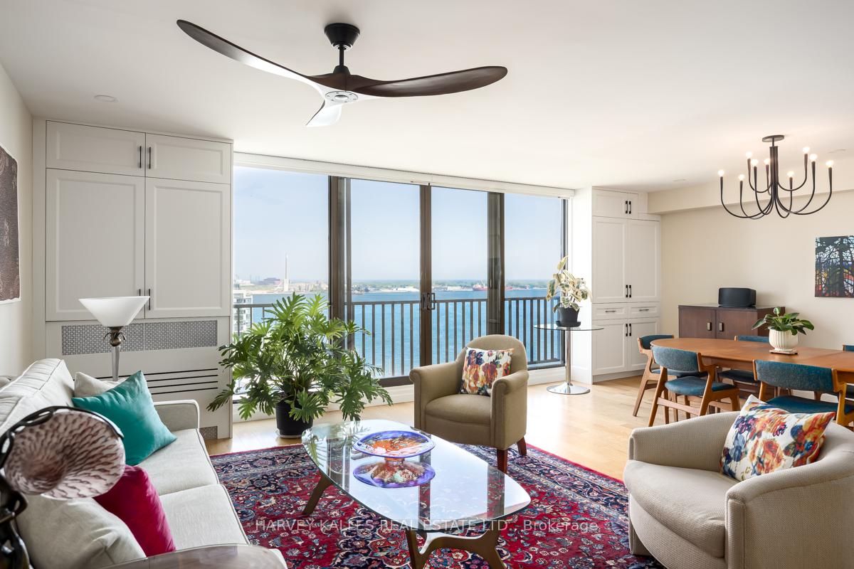 3 Bedrooms Condo at 33 Harbour, Toronto For sale