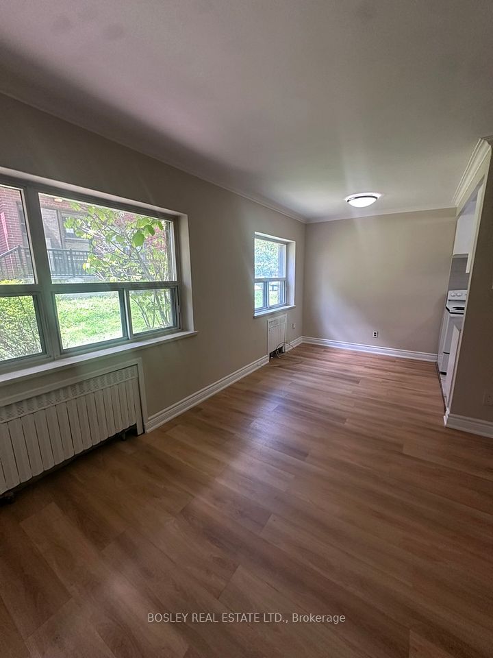 970 Eglinton
