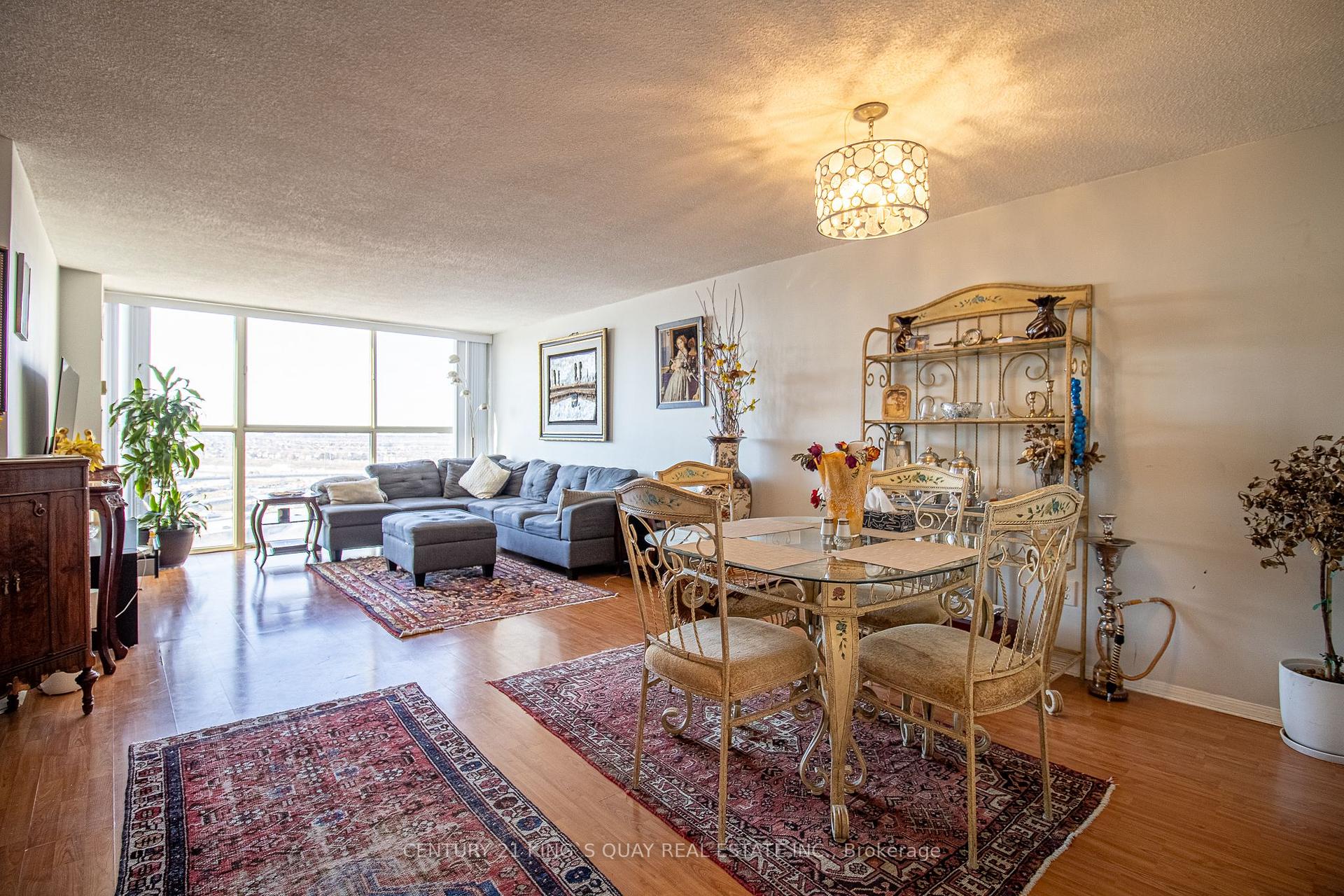2 Bedrooms Condo at 4185 Shipp, Mississauga For sale