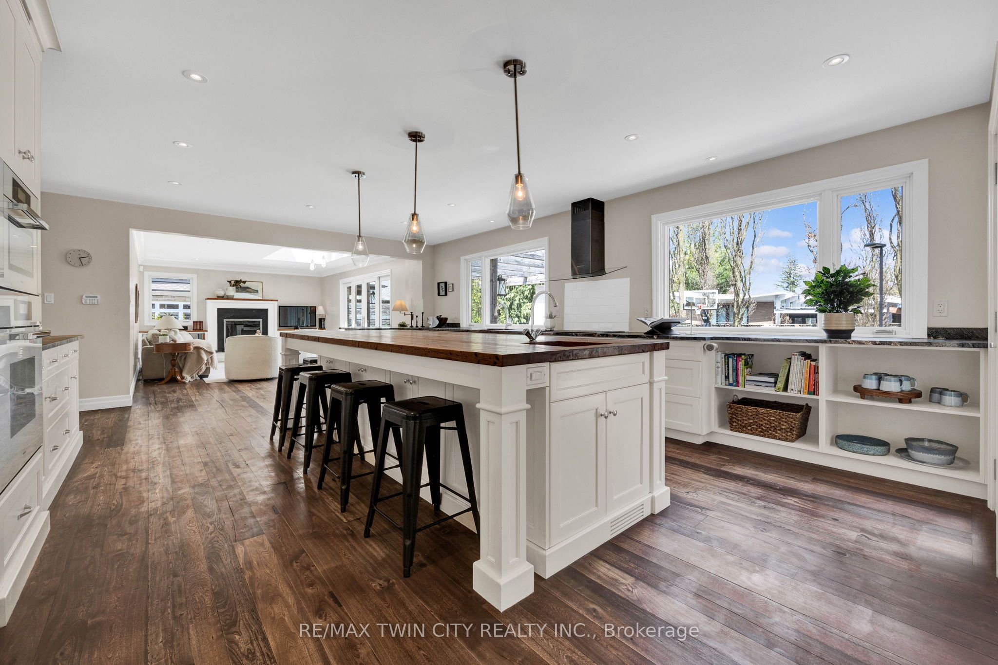 7 Huntley Crescent