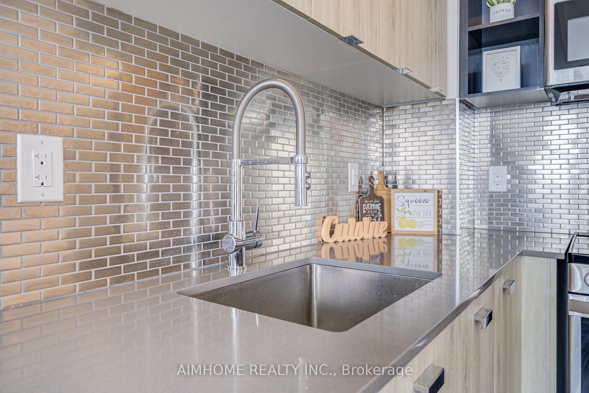2 Bedrooms Condo at 10 De Boers, Toronto For sale
