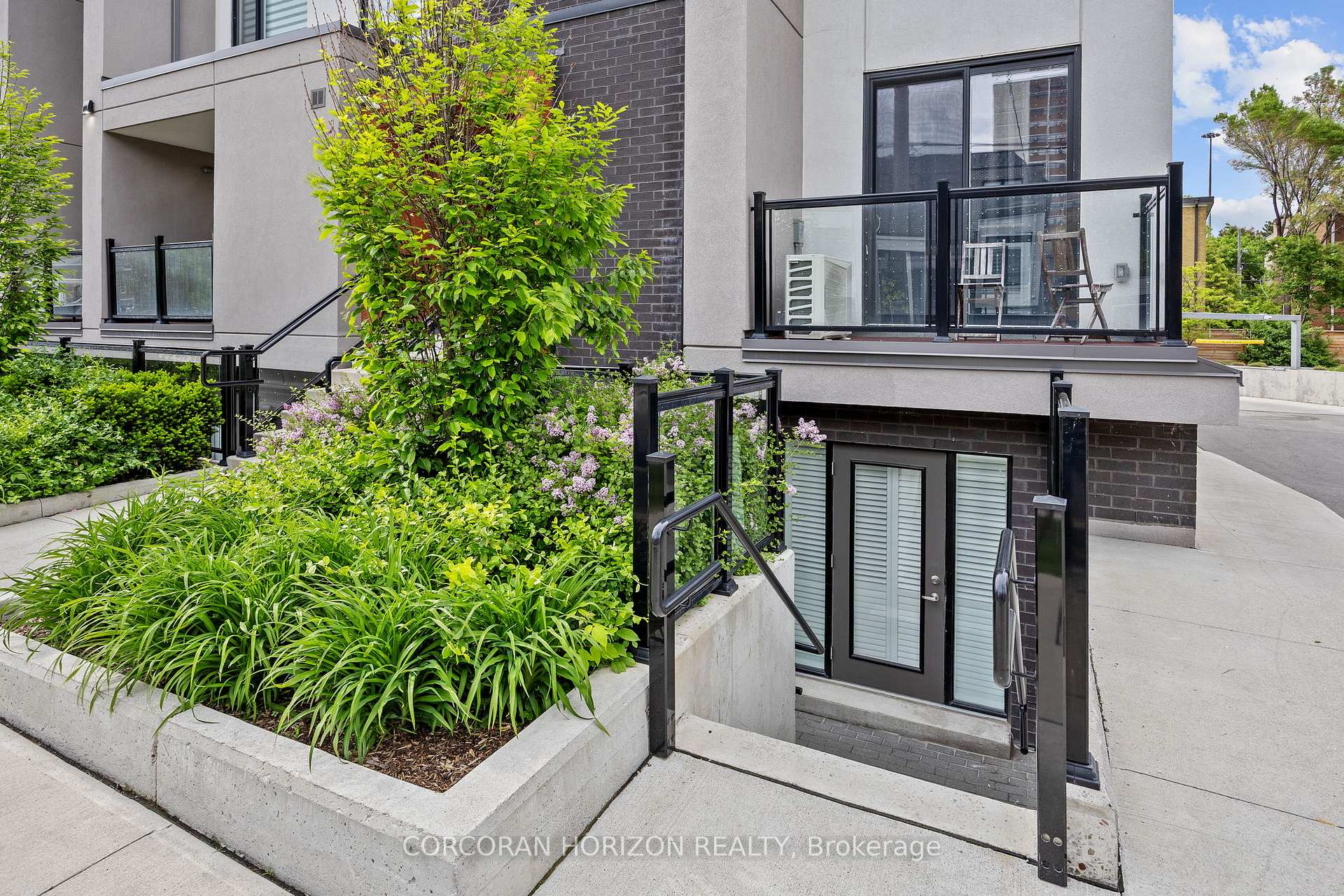 2 Bedrooms Condo at 8 Marquette, Toronto For sale