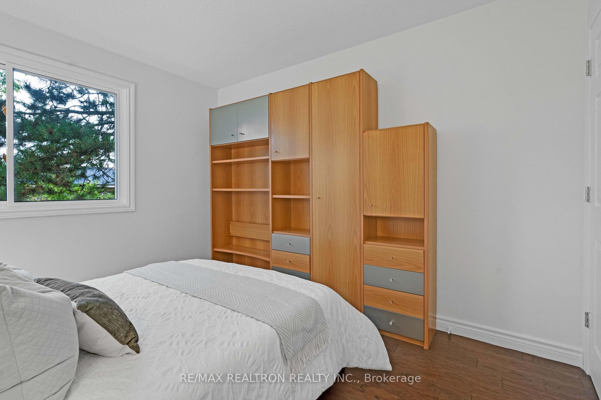 4 Bedrooms Condo at 296 Torresdale,  Toronto For sale