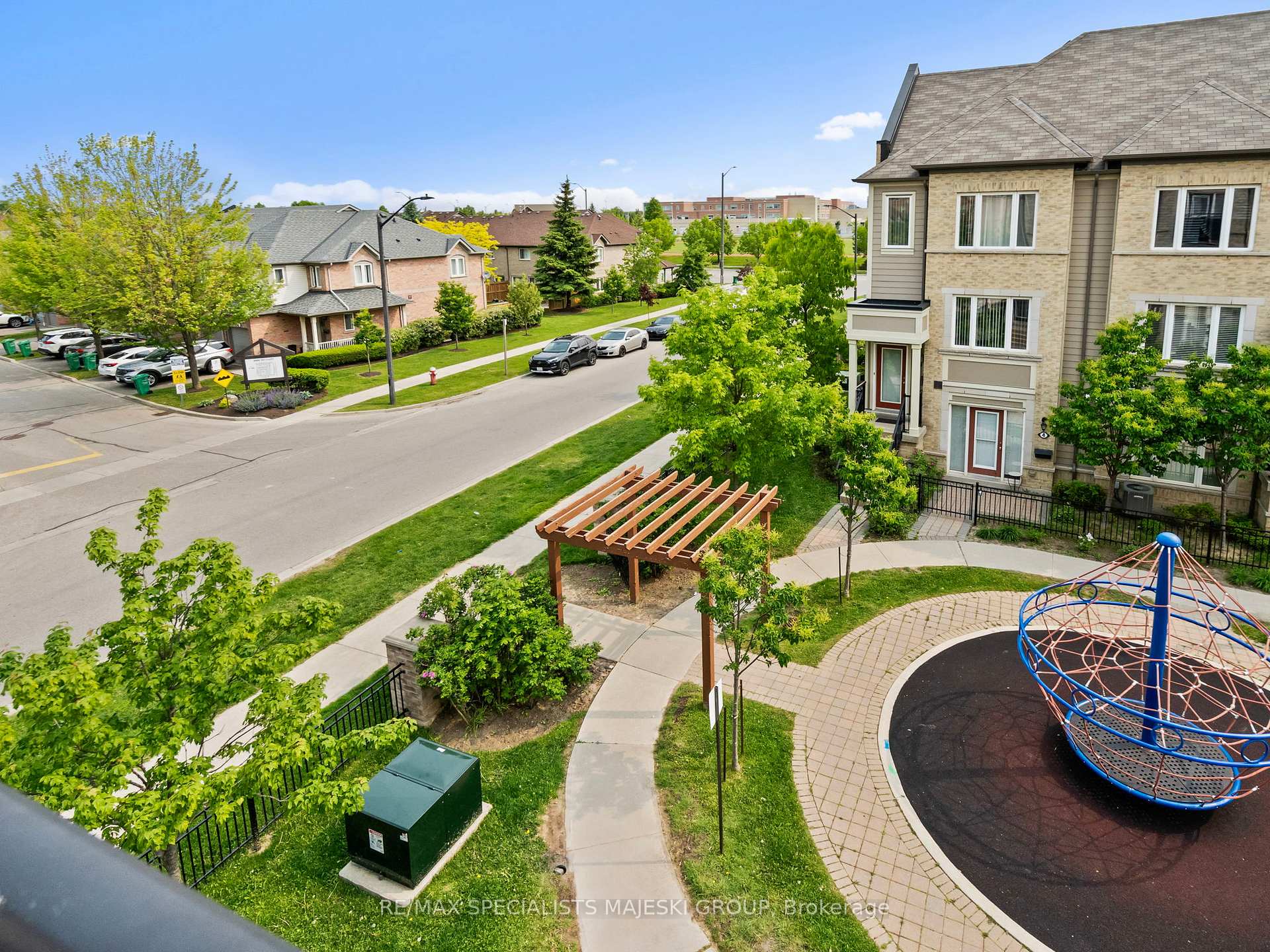 2 Bedrooms Condo at 2891 Rio, Mississauga For sale