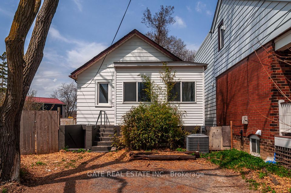1 Mcintosh Street