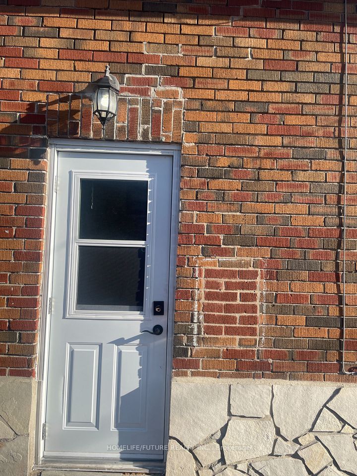1237 Cedar Street