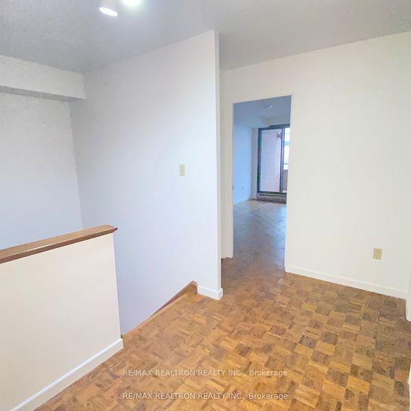 2 Bedrooms Condo at 349 St Clair, Toronto For sale