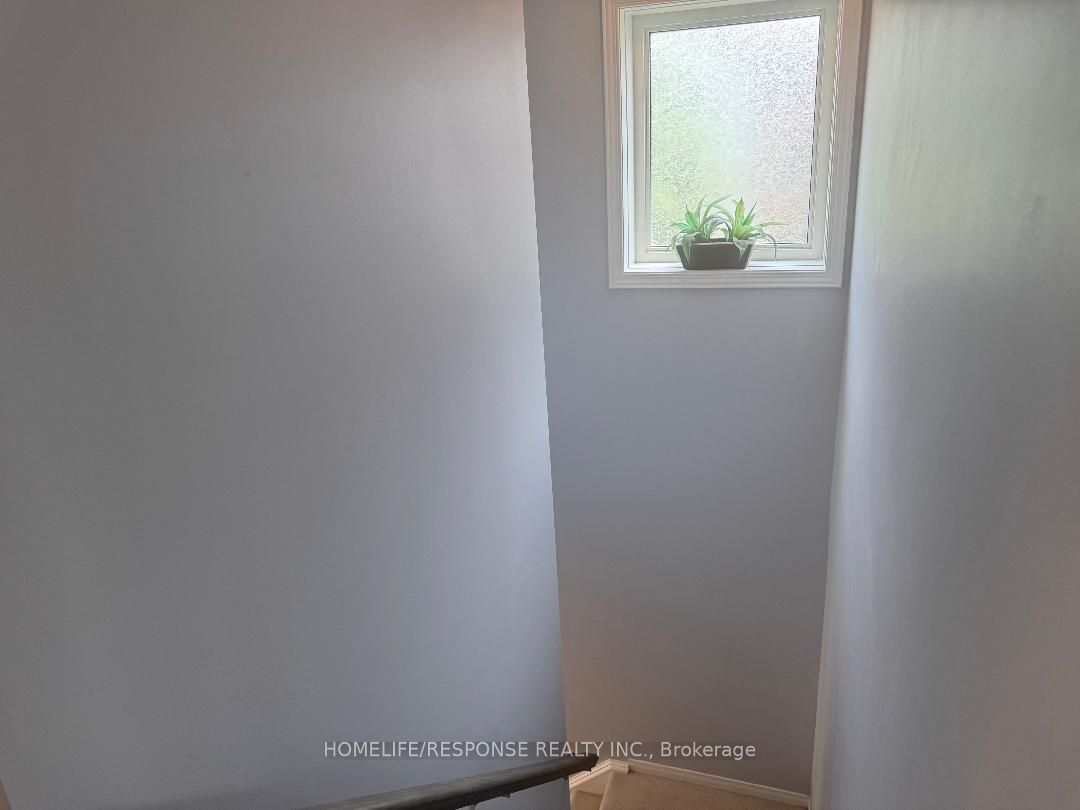 305 BRIARMEADOW Drive, #9