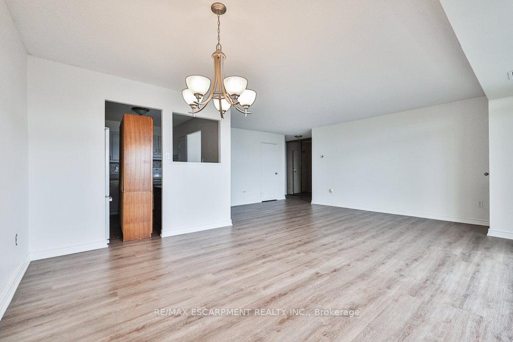 3 Bedrooms Condo at 301 FRANCES,  Hamilton For sale