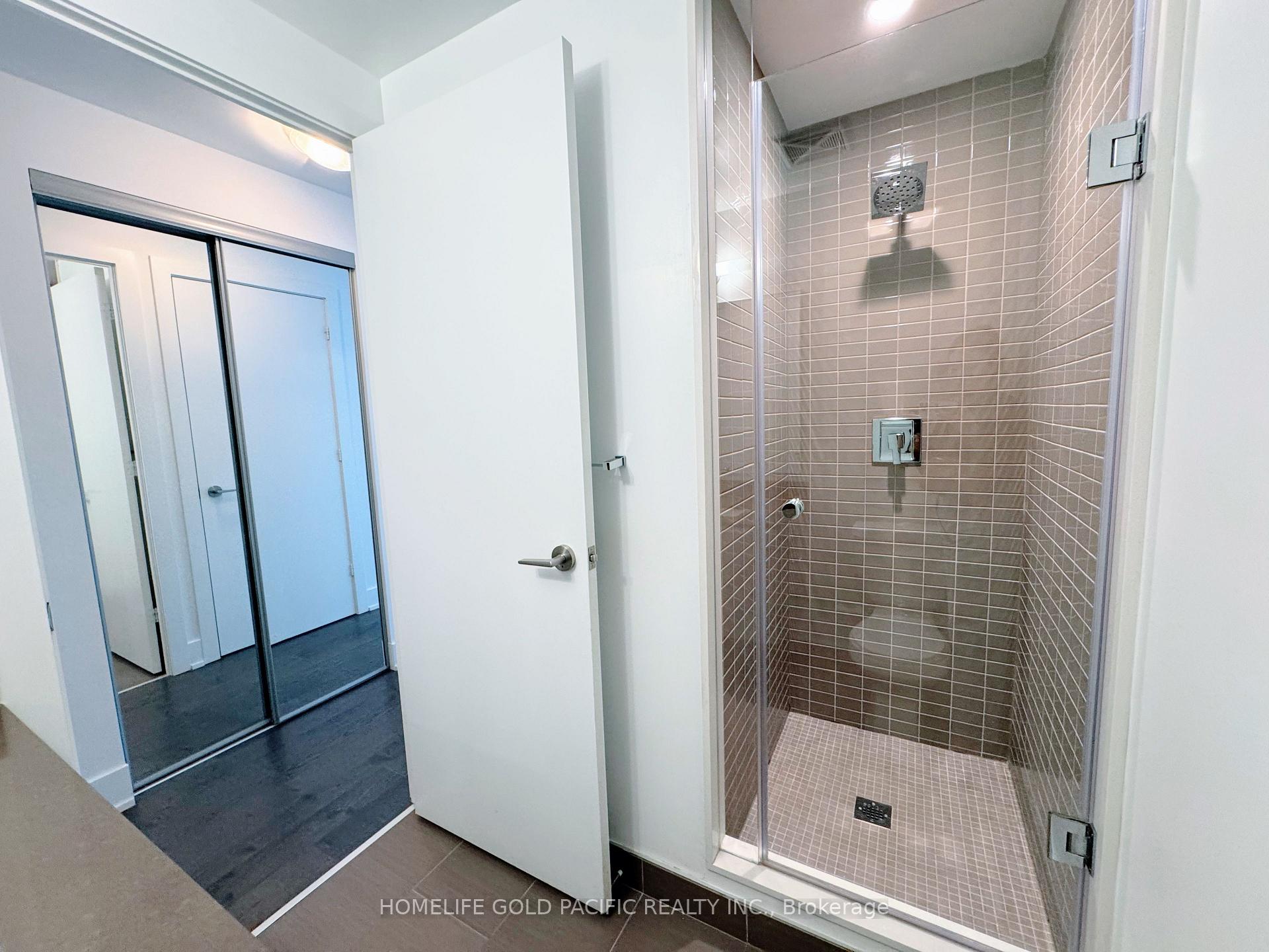 2 Bedrooms Condo at 200 Bloor, Toronto For sale