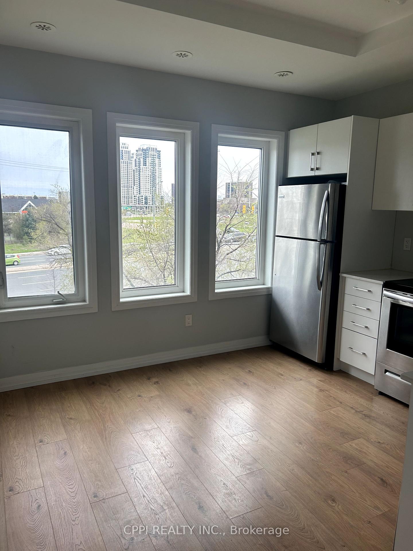 2 Bedrooms Condo at 402 The East Mall,  Toronto For sale