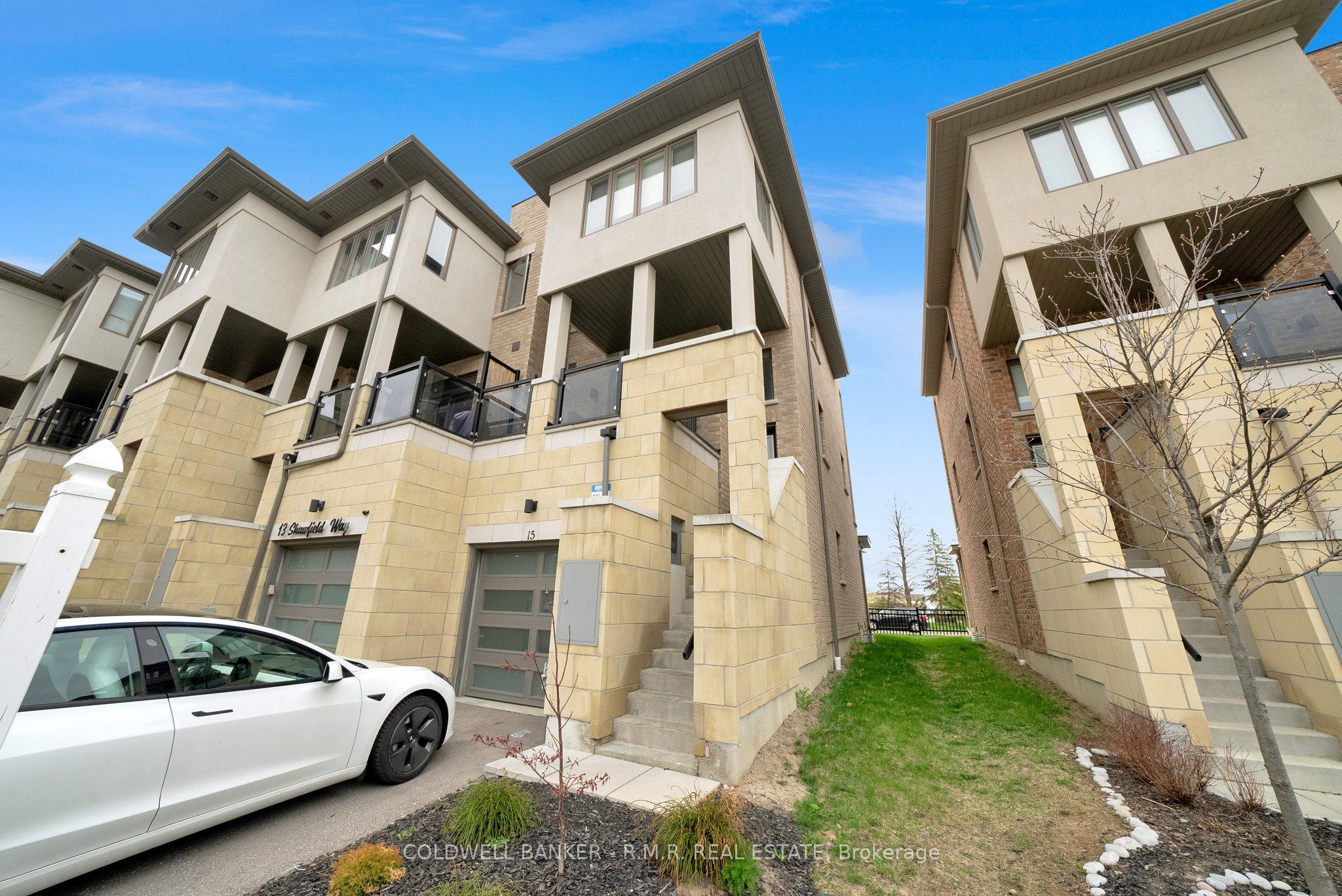 15 Shawfield Way, #83