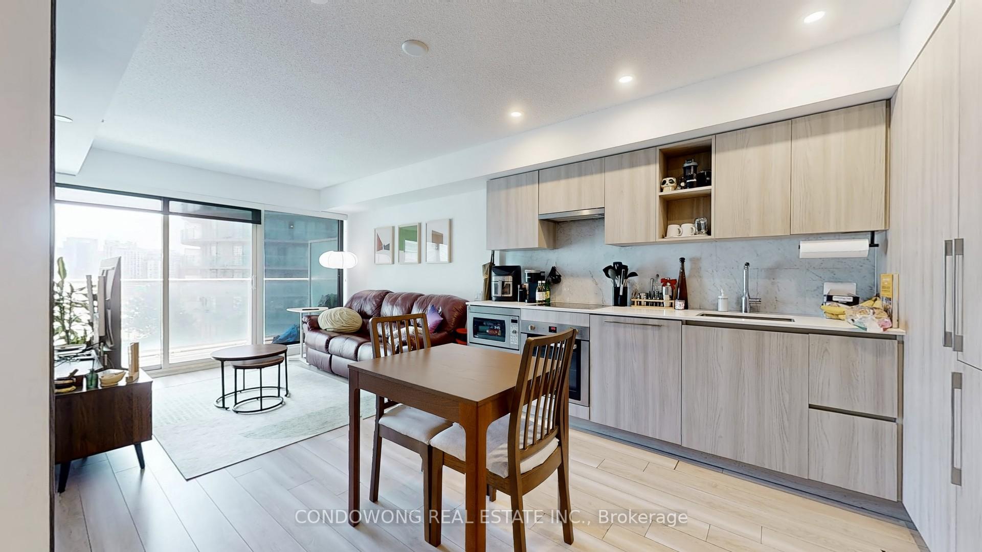 2 Bedrooms Condo at 17 Bathurst, Toronto For sale
