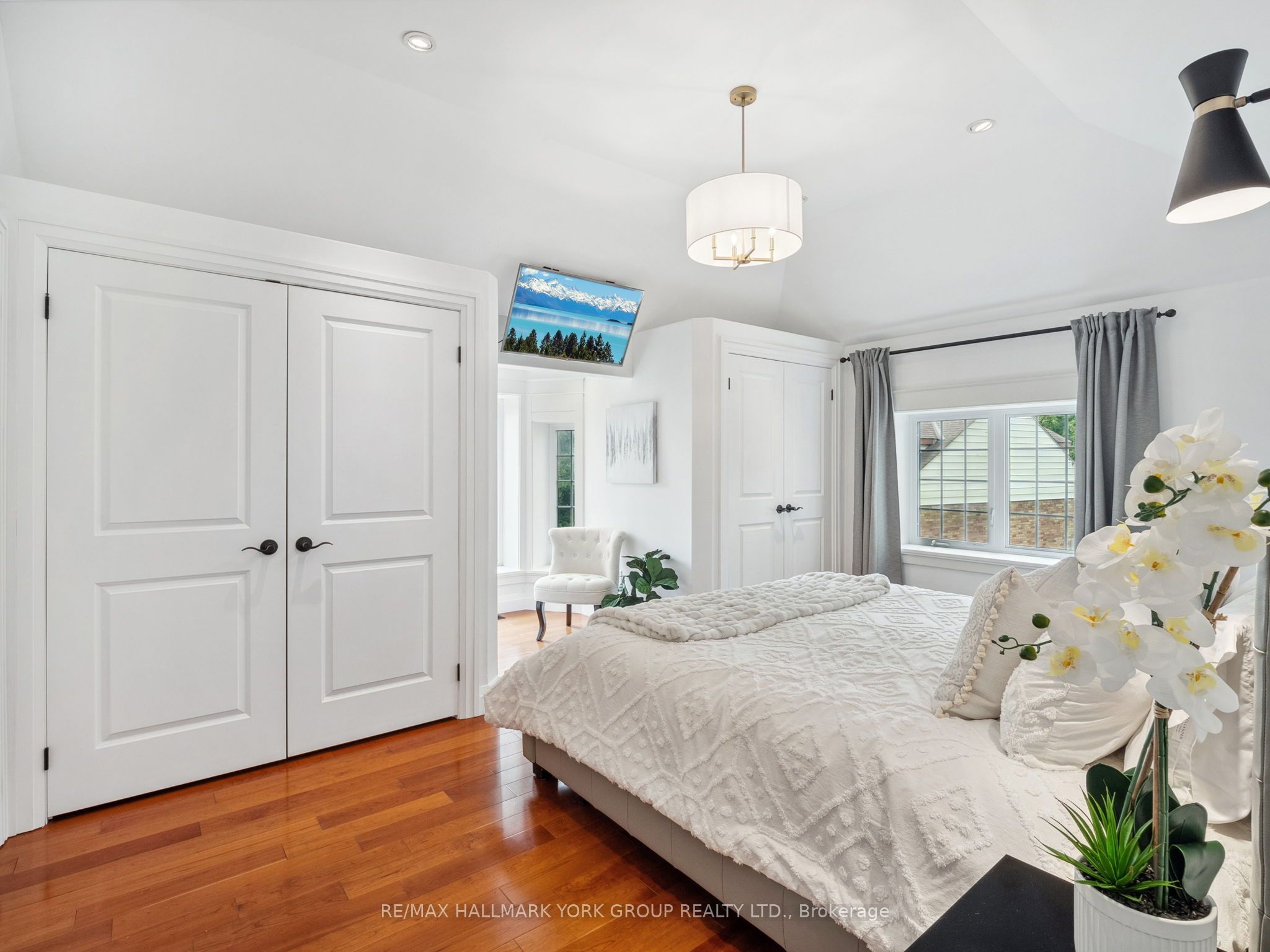 105 Duckworth Street