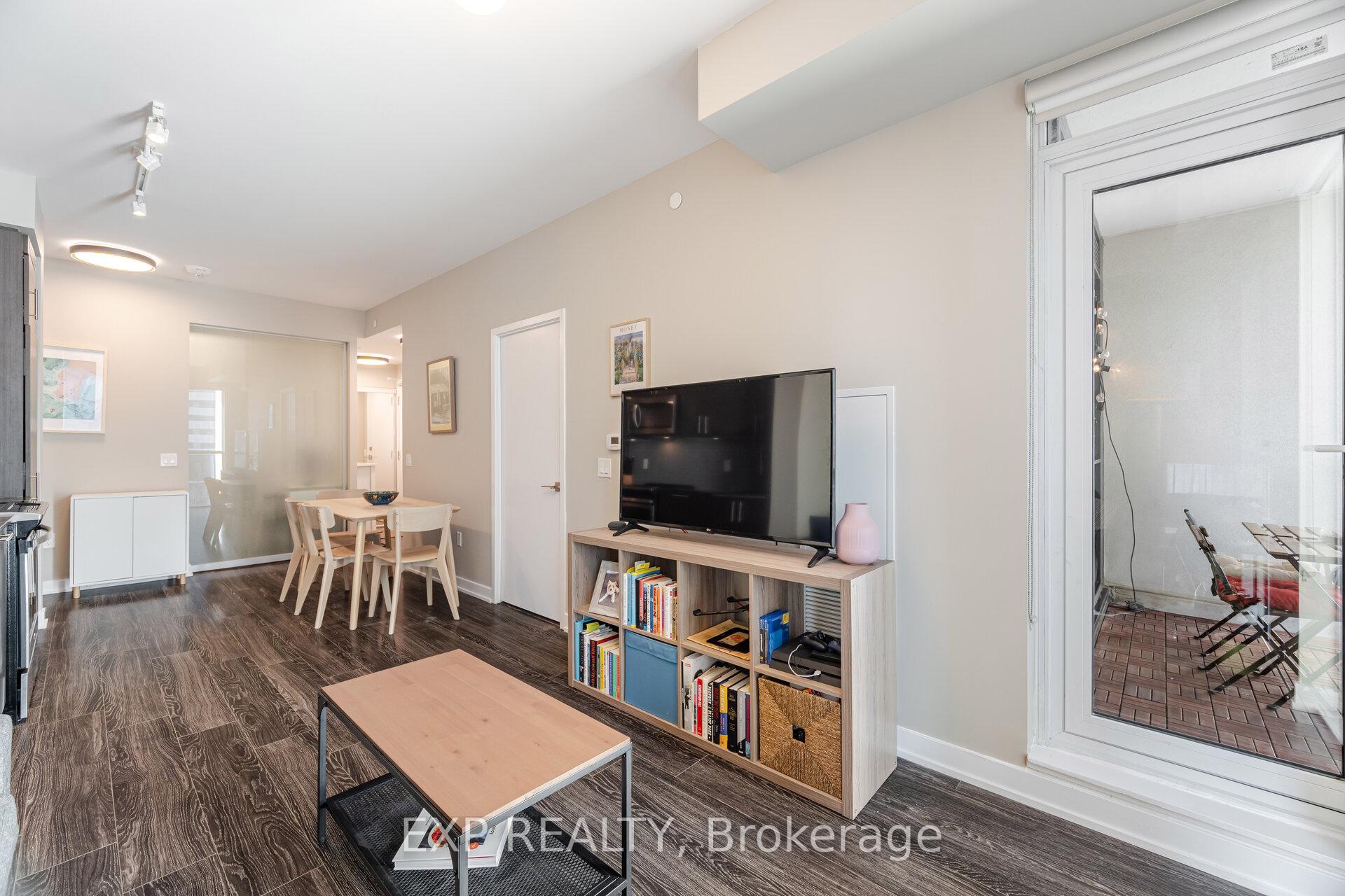 2 Bedrooms Condo at 4055 Parkside Village, Mississauga For sale