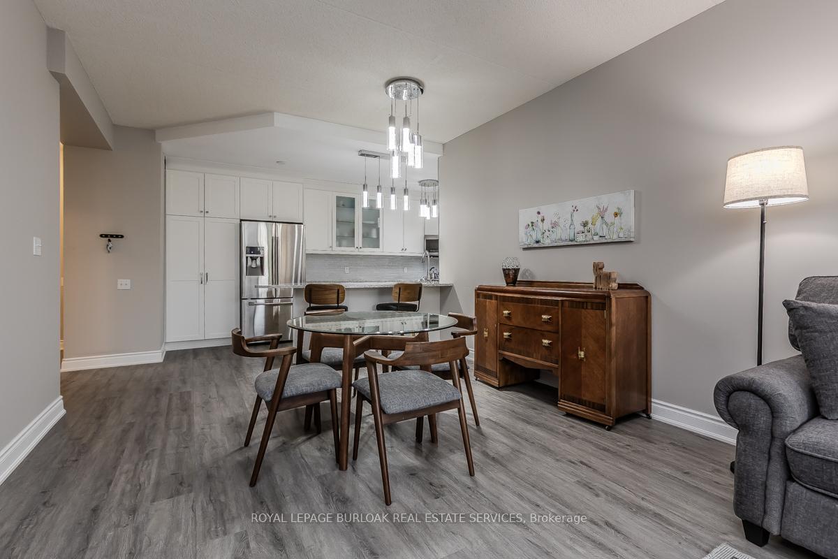 2 Bedrooms Condo at 2075 Amherst Heights, Burlington For sale