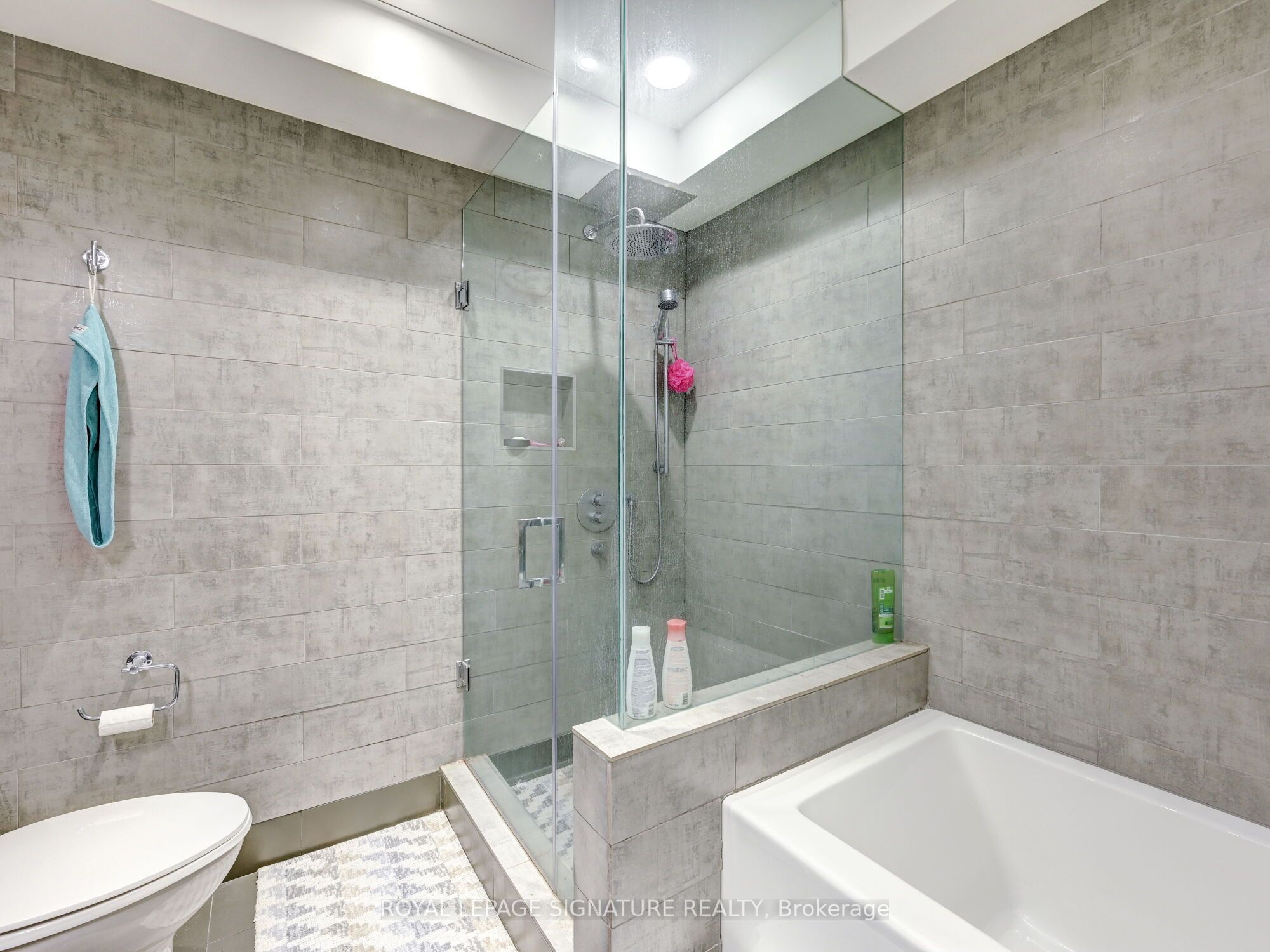 40 Cavell Avenue, Toronto W06 Mimico
