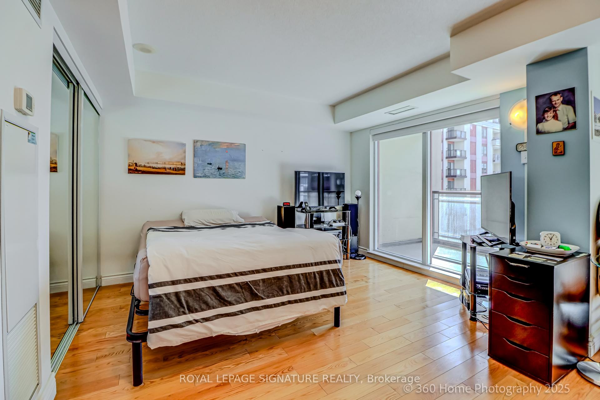 Condo at 27 Rean,  Toronto For sale