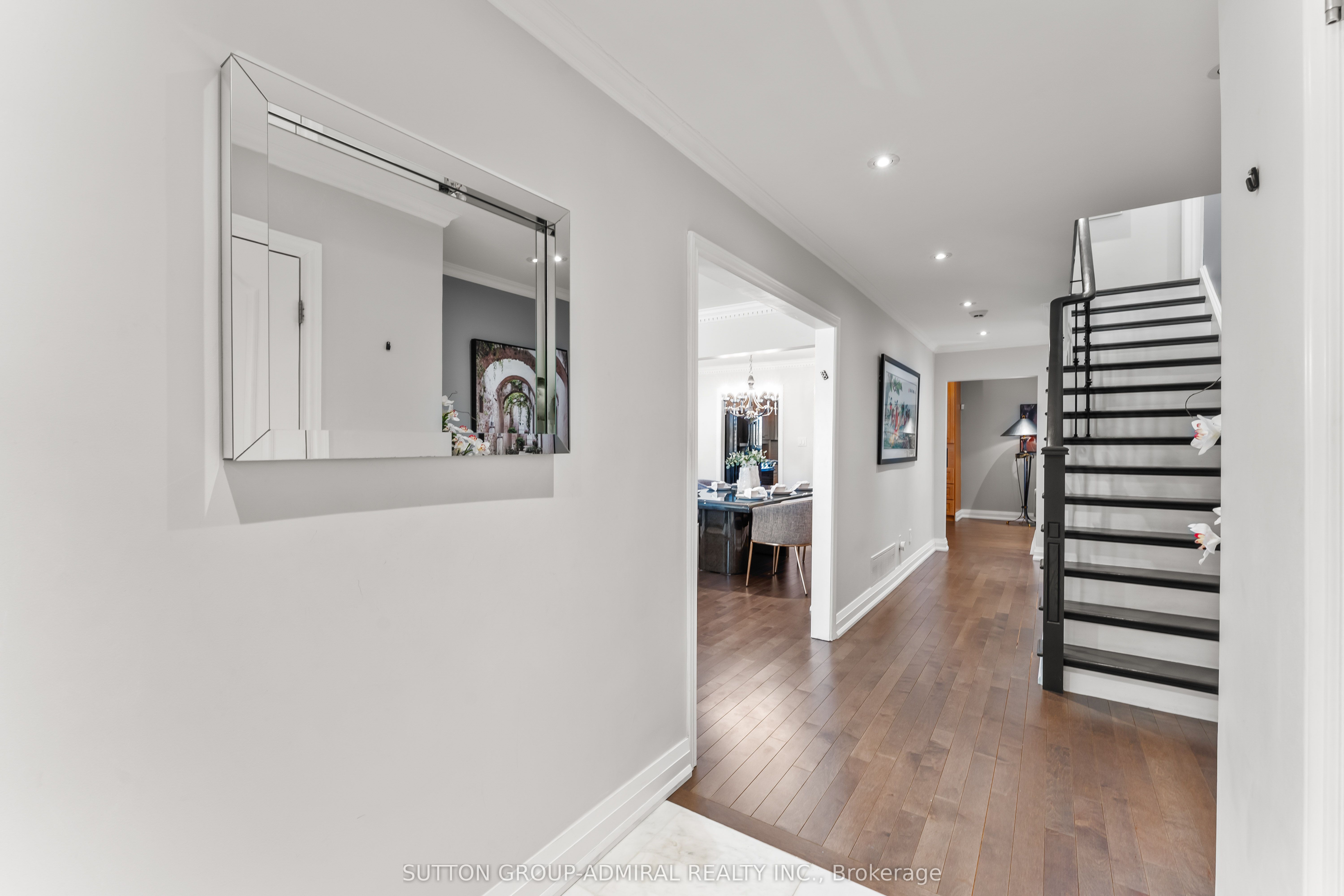 32 Mayvern Crescent, Richmond Hill, ON L4C 5J6