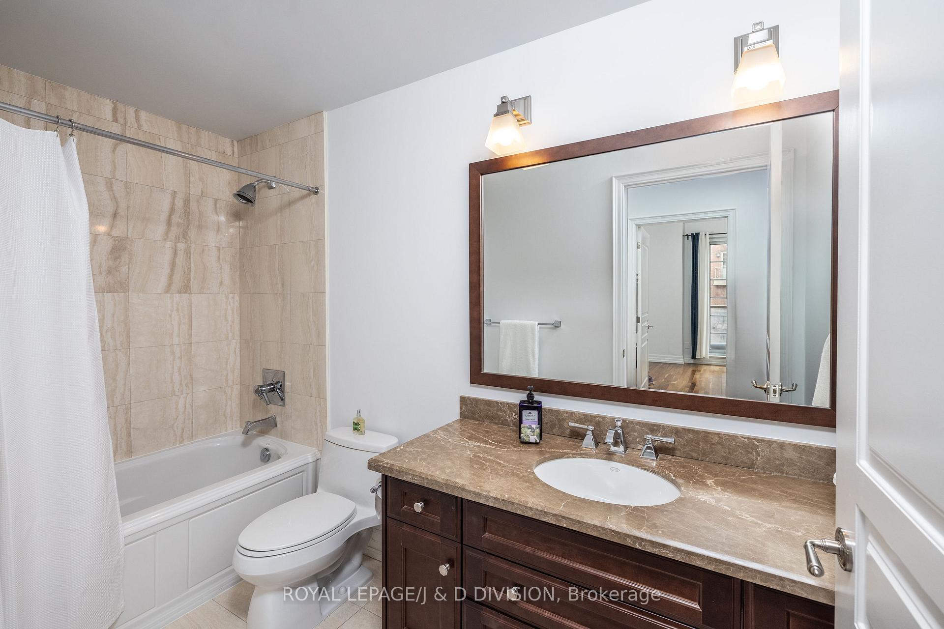 2 Bedrooms Condo at 20 Burkebrook,  Toronto For sale
