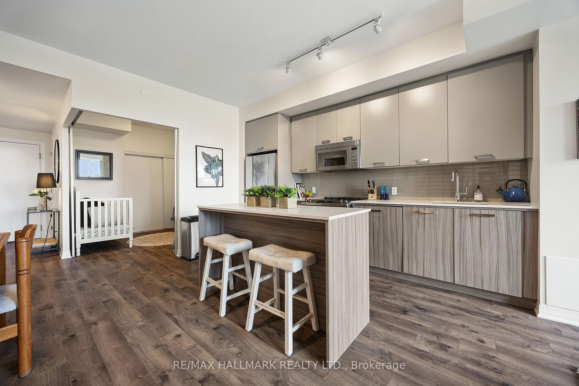 3 Bedrooms Condo at 1630 Queen, Toronto For sale