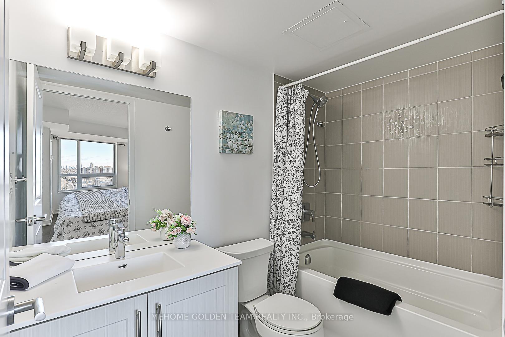 3 Bedrooms Condo at 185 Bonis,  Toronto For sale