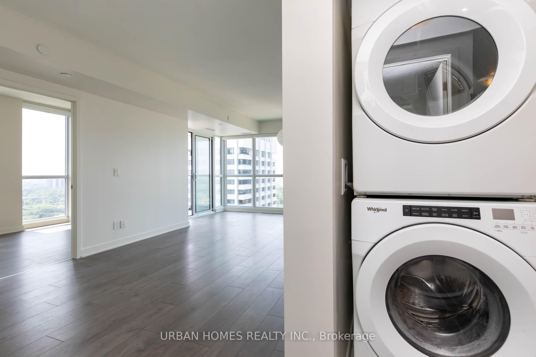 2 Bedrooms Condo at 2 Sonic, Toronto For sale