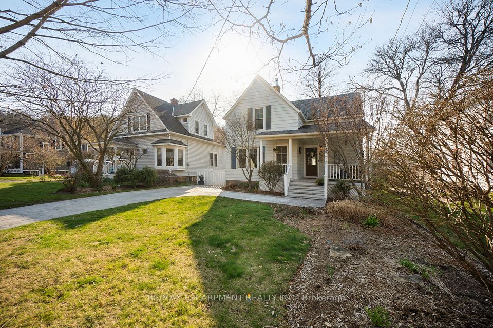 24 Robinson Street, Grimsby, ON L3M 3C4