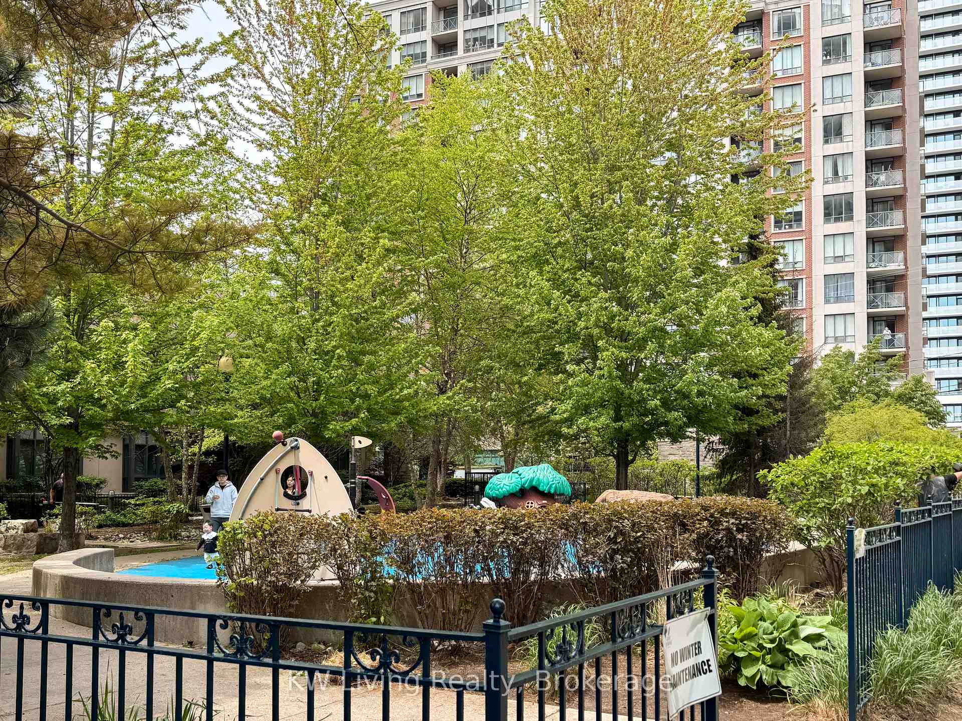 4 Bedrooms Condo at 500 Doris, Toronto For sale