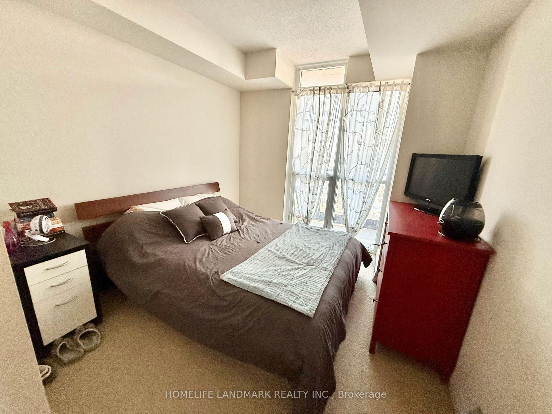 2 Bedrooms Condo at 1 Valhalla Inn, Toronto For sale