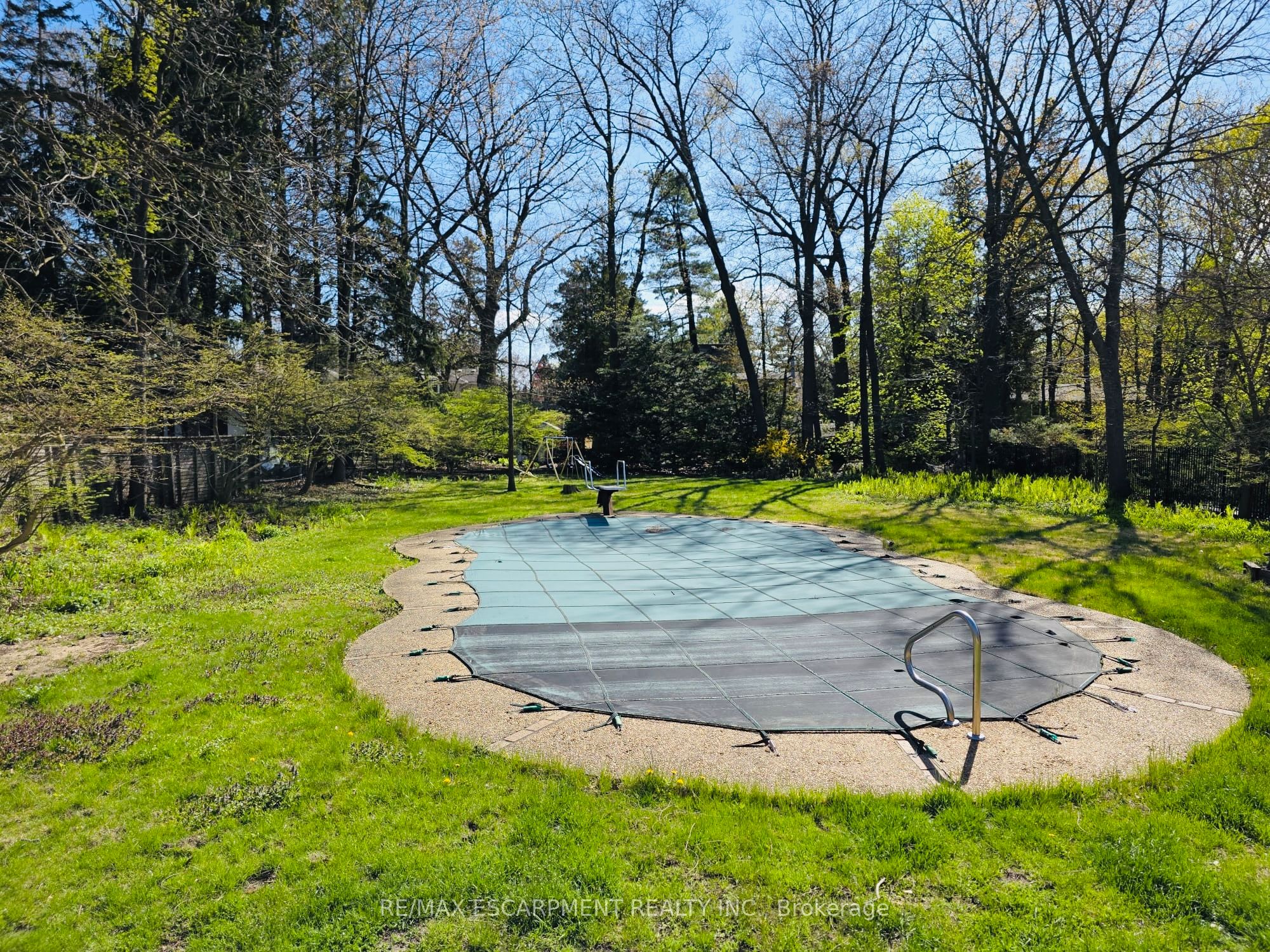 1200 Birchview Drive