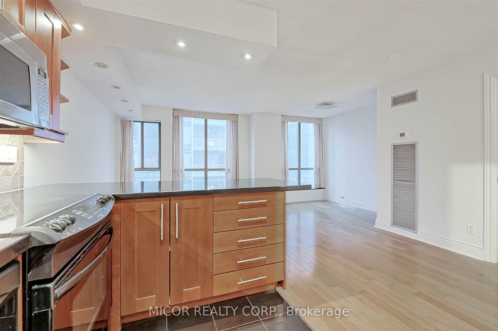 1 Bedroom Condo at 40 Scollard, Toronto For sale