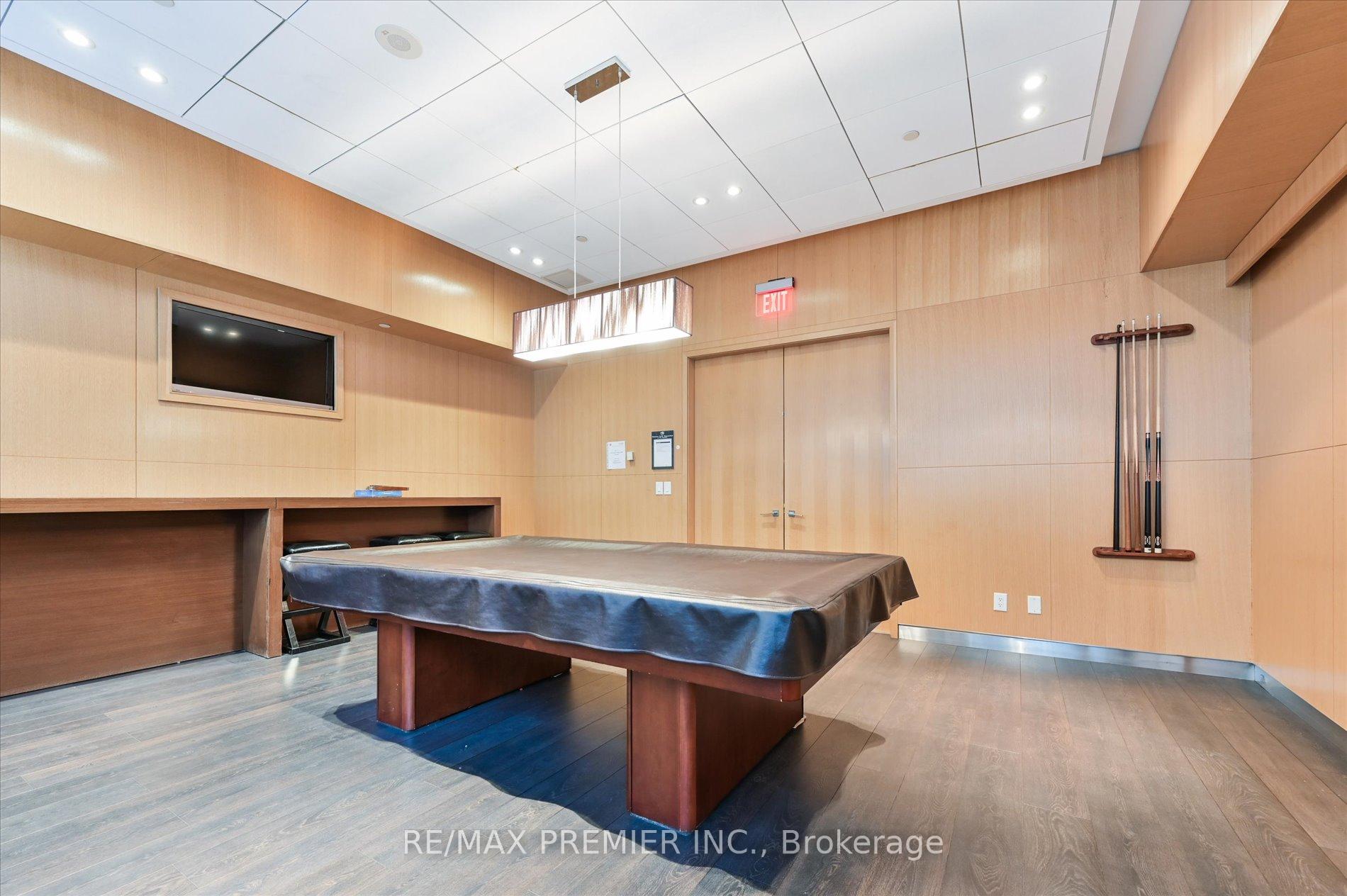 3 Bedrooms Condo at 25 Broadway, Toronto For sale