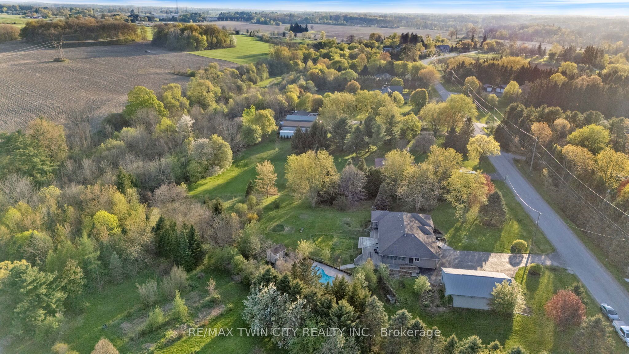 37 River Road