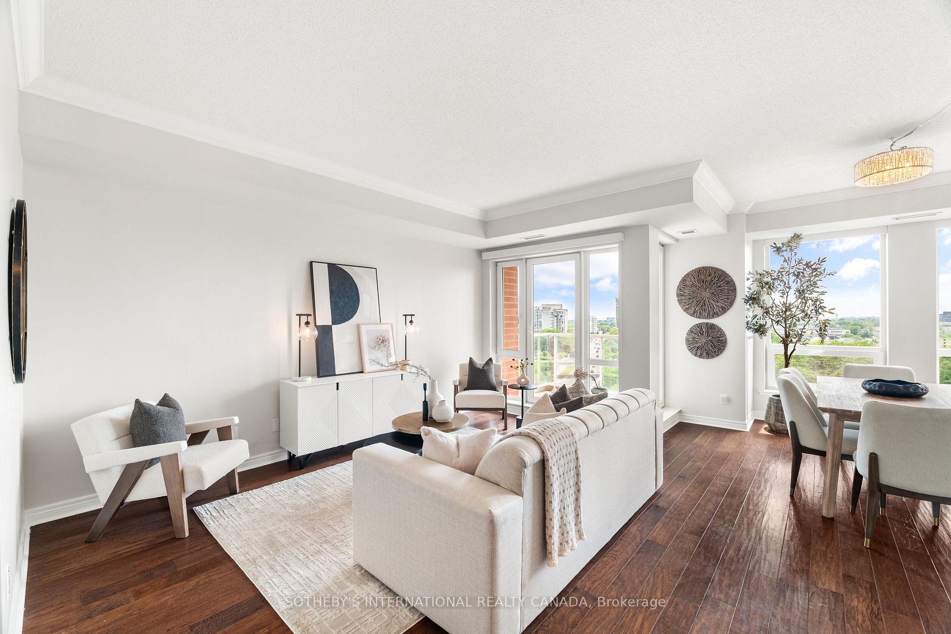 2 Bedrooms Condo at 40 Old Mill, Oakville For sale