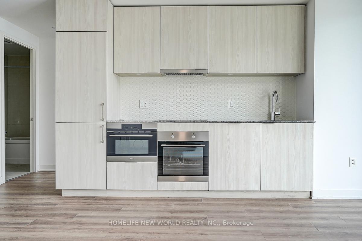 1 Bedroom Condo at 15 Queens, Toronto For sale